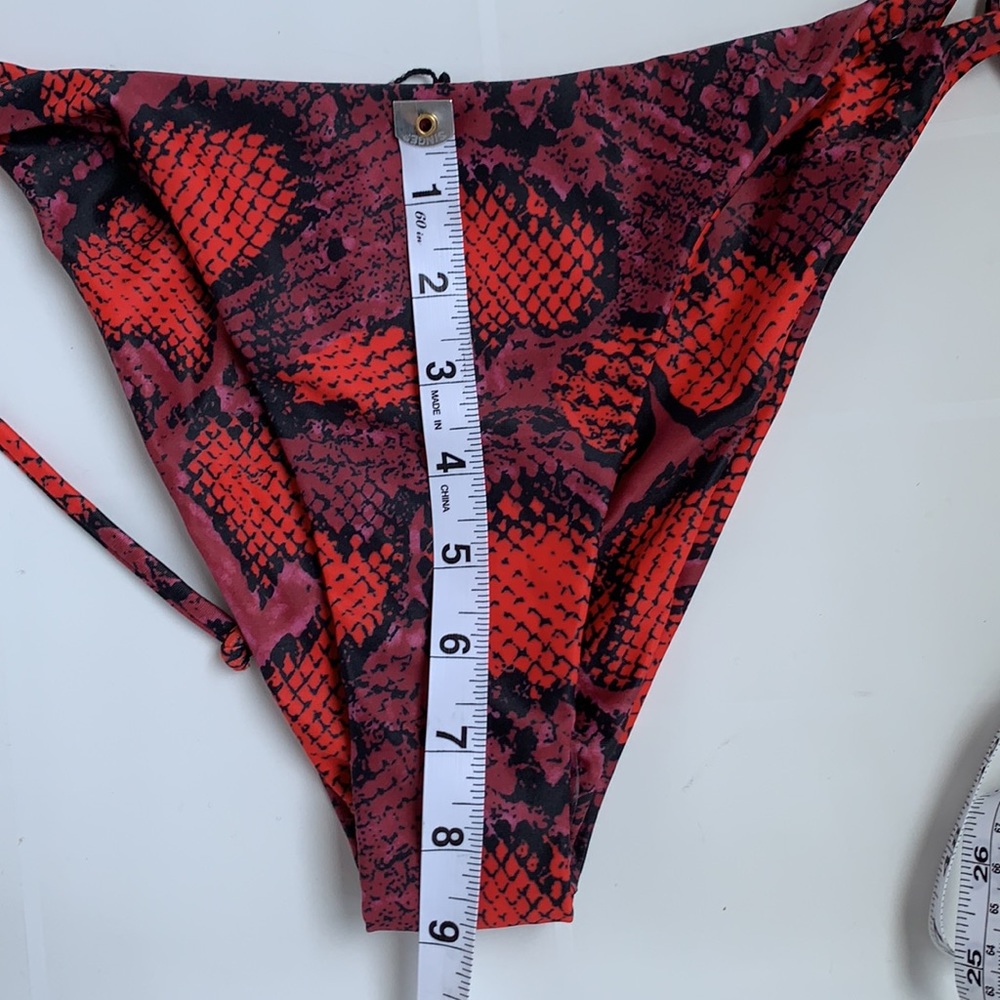Snake Skin underwire bikini - Picture 7 of 10